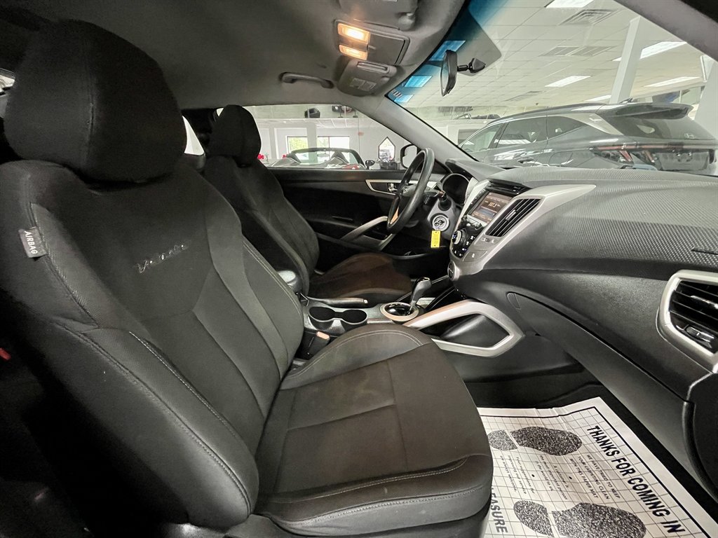 2016 Hyundai Veloster photo