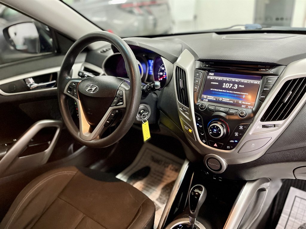2016 Hyundai Veloster photo