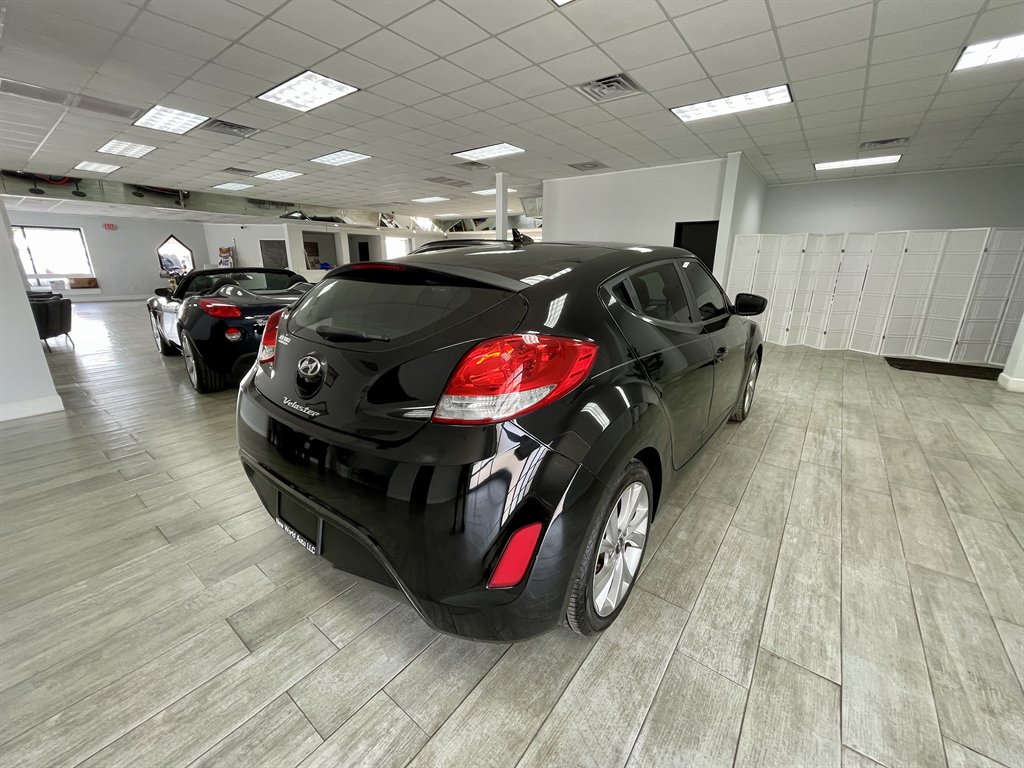 2016 Hyundai Veloster photo
