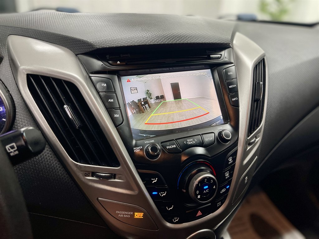 2016 Hyundai Veloster photo