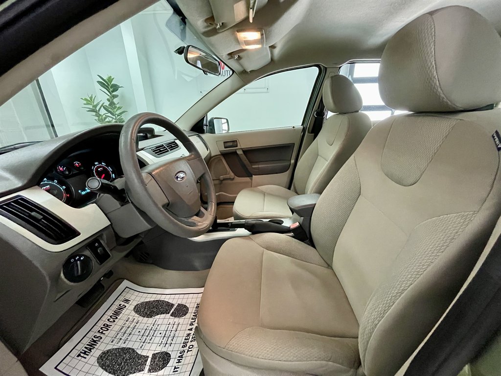 2008 Ford Focus S photo