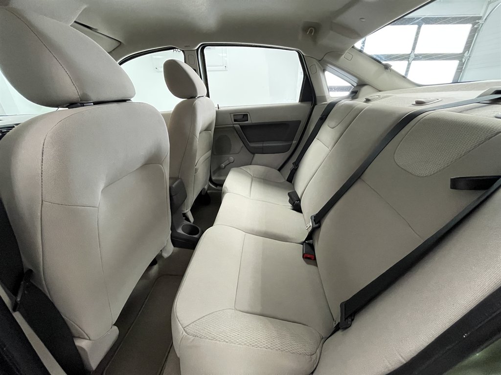 2008 Ford Focus S photo