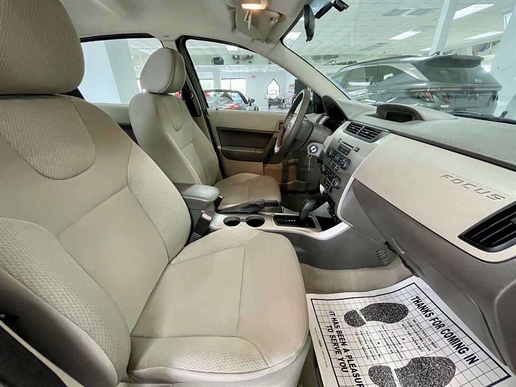 2008 Ford Focus S photo