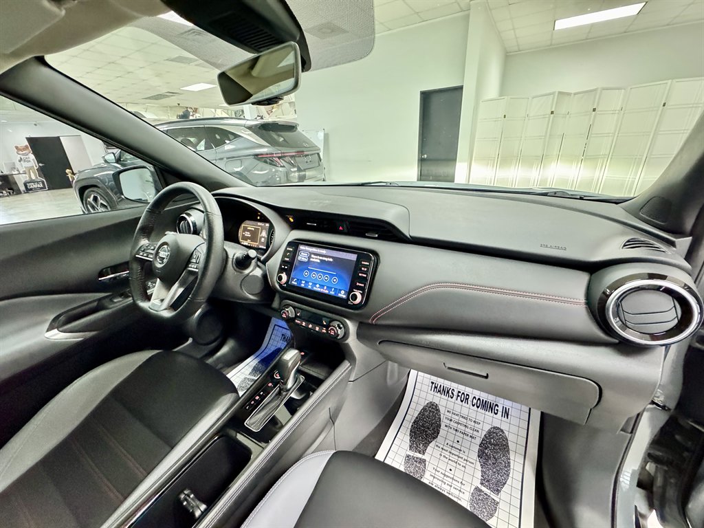 2021 Nissan Kicks SR photo