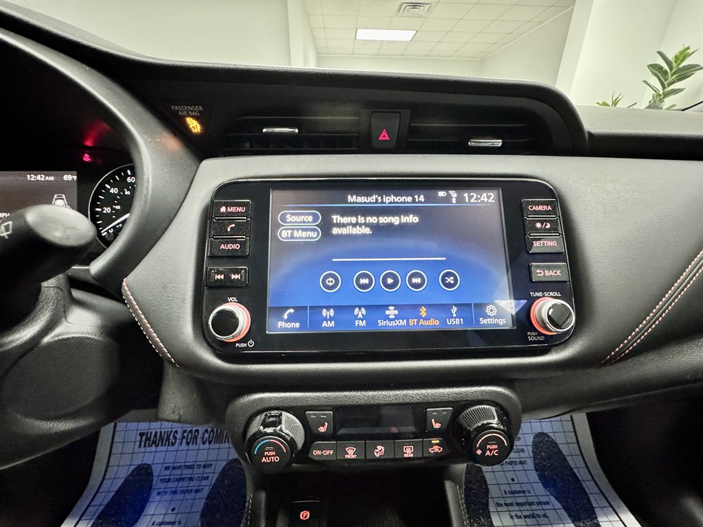 2021 Nissan Kicks SR photo