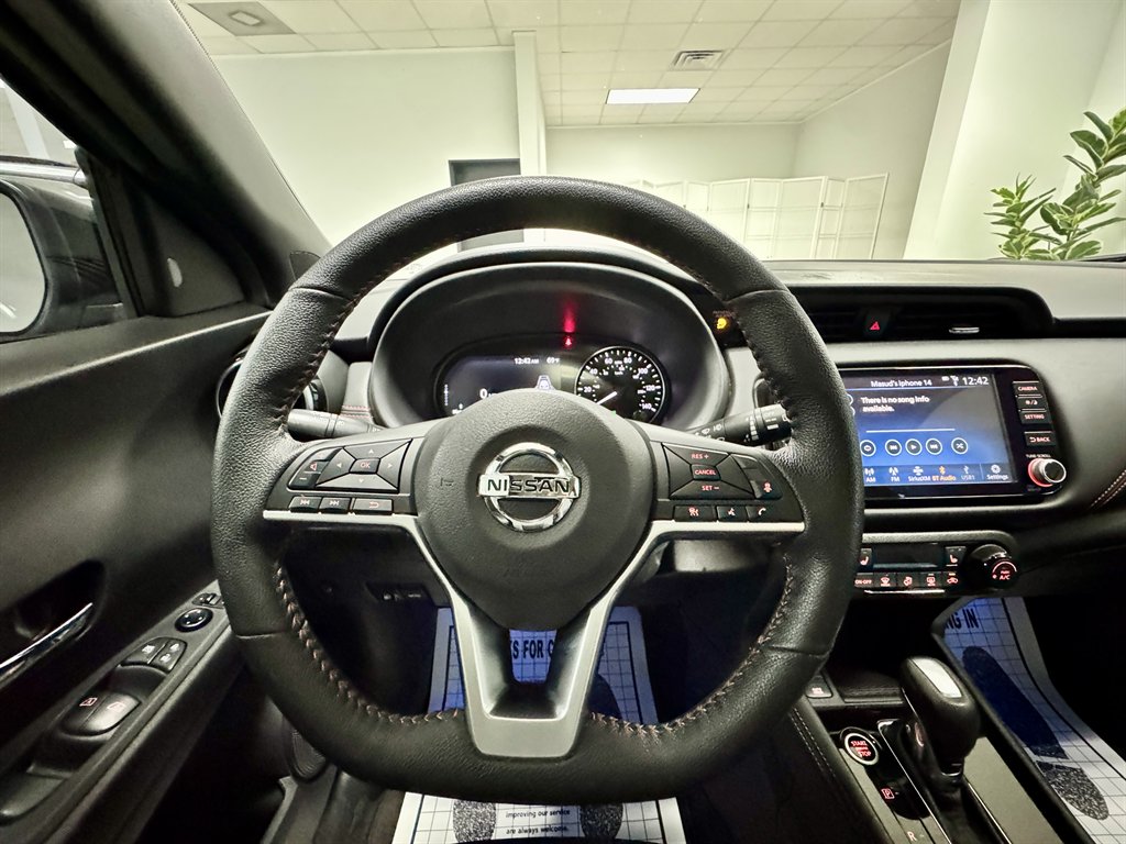 2021 Nissan Kicks SR photo