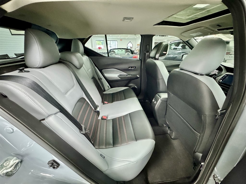 2021 Nissan Kicks SR photo