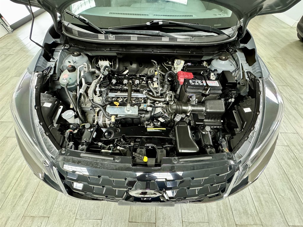 2021 Nissan Kicks SR photo