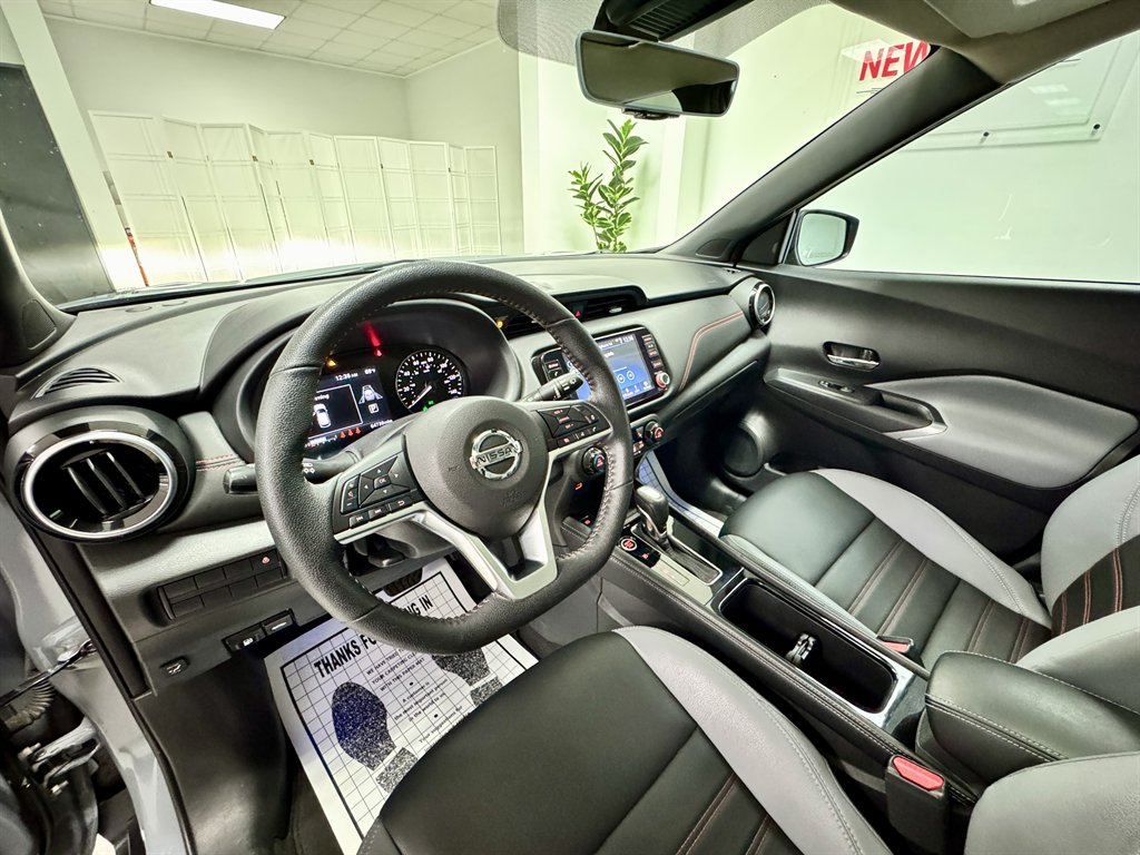 2021 Nissan Kicks SR photo