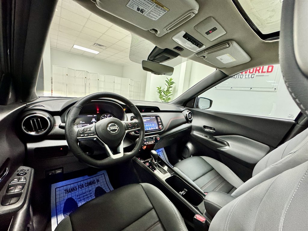 2021 Nissan Kicks SR photo