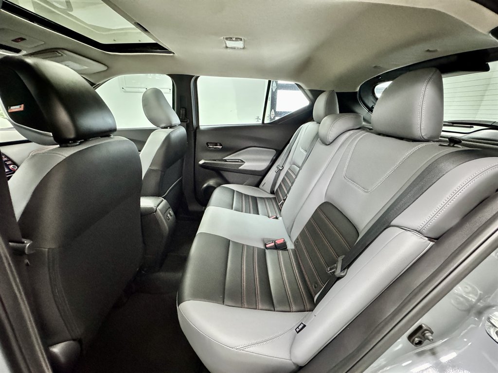 2021 Nissan Kicks SR photo