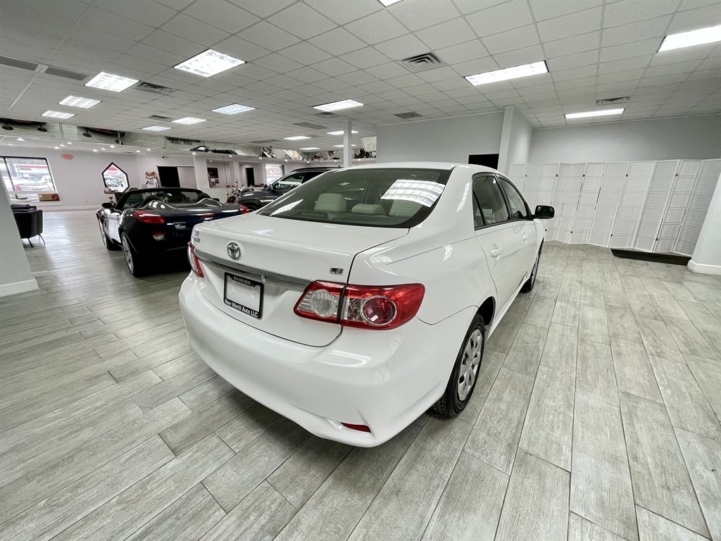 2011 Toyota Corolla photo