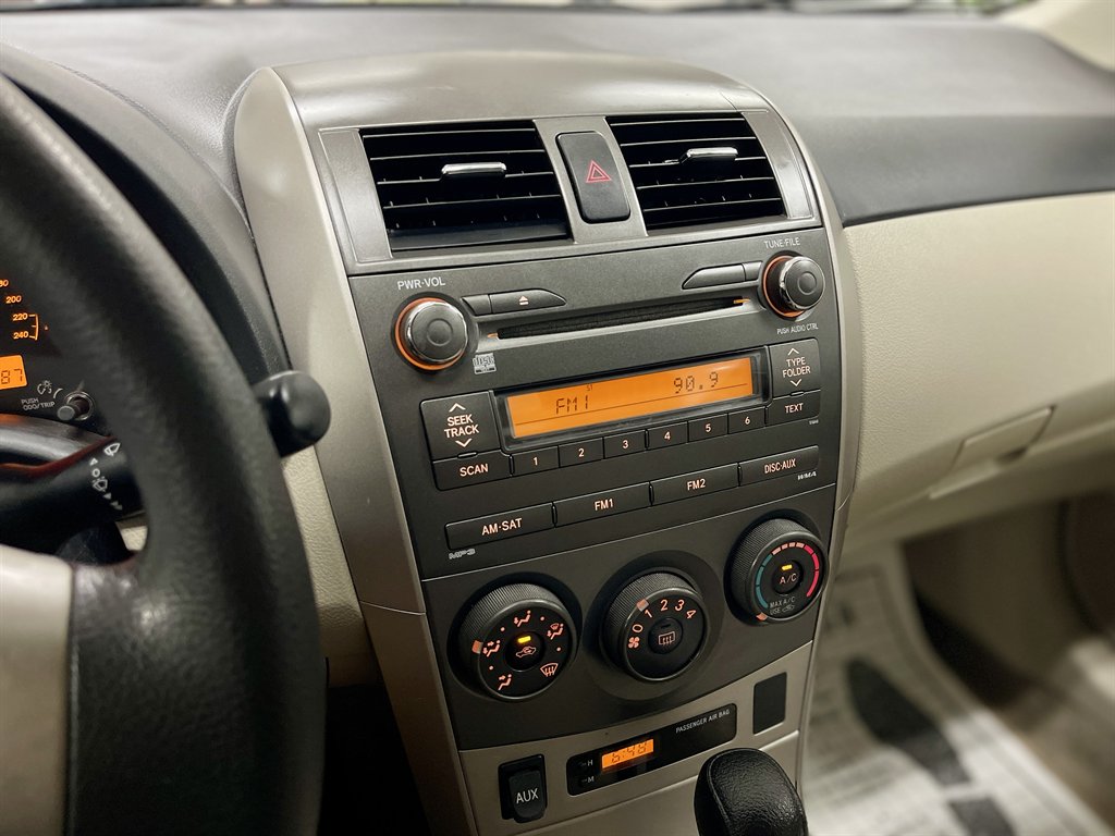 2011 Toyota Corolla photo