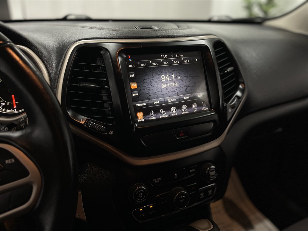 2017 Jeep Cherokee Latitude photo