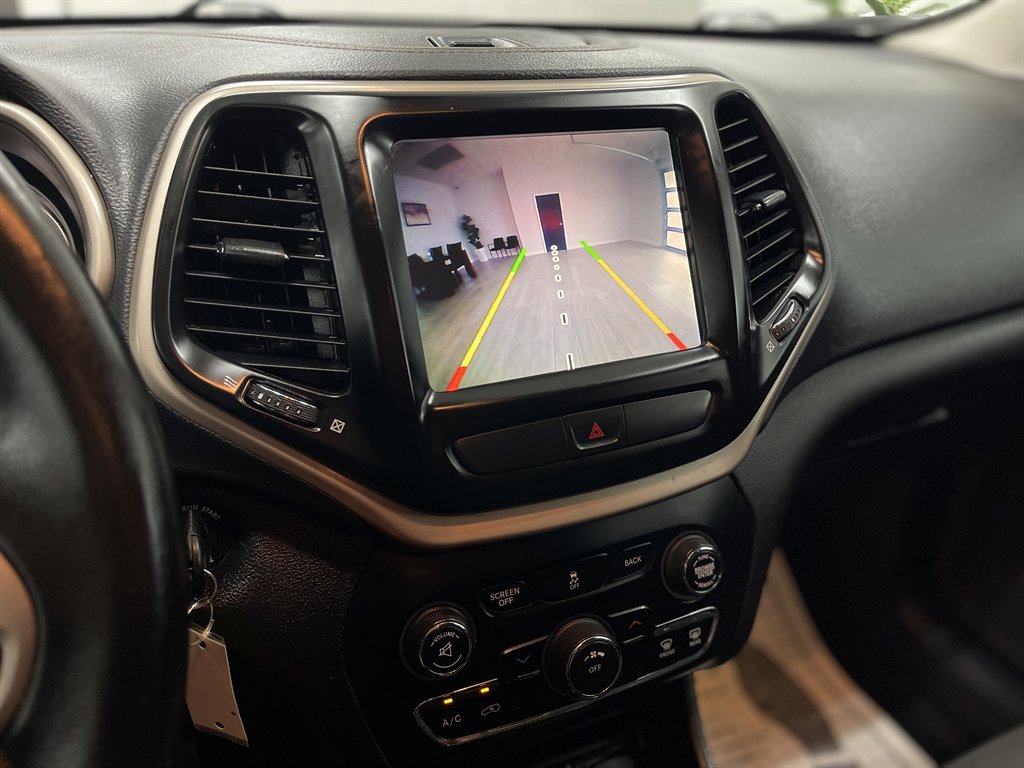 2017 Jeep Cherokee Latitude photo