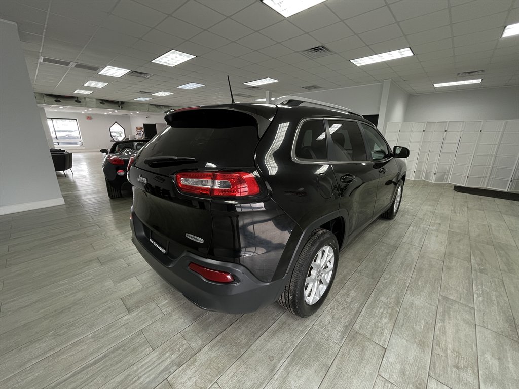 2017 Jeep Cherokee Latitude photo