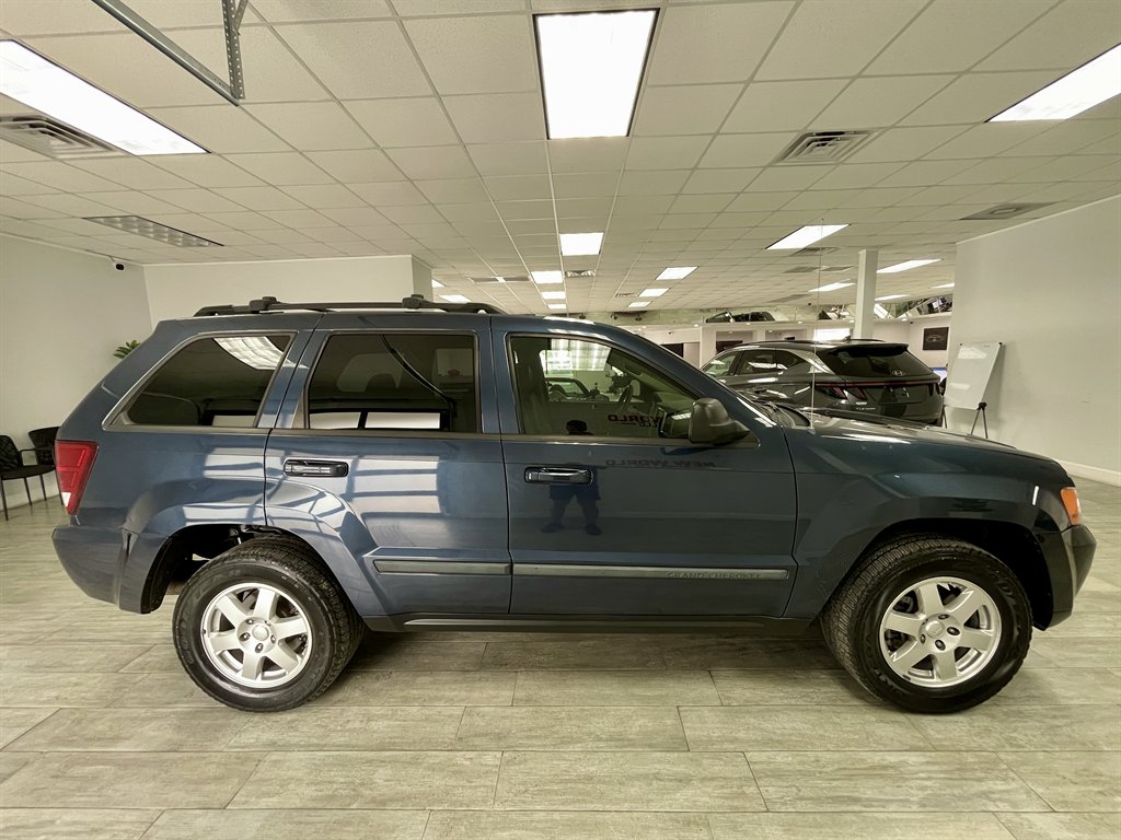 2009 Jeep Grand Cherokee Laredo photo