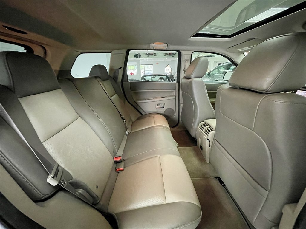 2009 Jeep Grand Cherokee Laredo photo