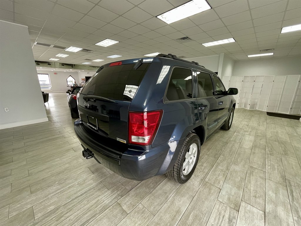 2009 Jeep Grand Cherokee Laredo photo