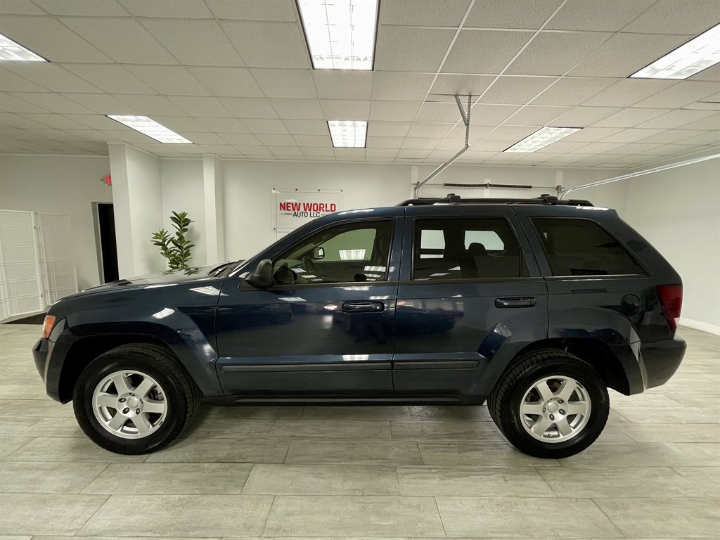 2009 Jeep Grand Cherokee Laredo photo