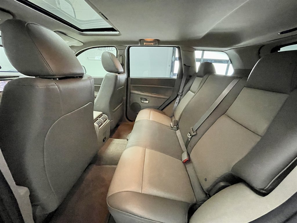 2009 Jeep Grand Cherokee Laredo photo