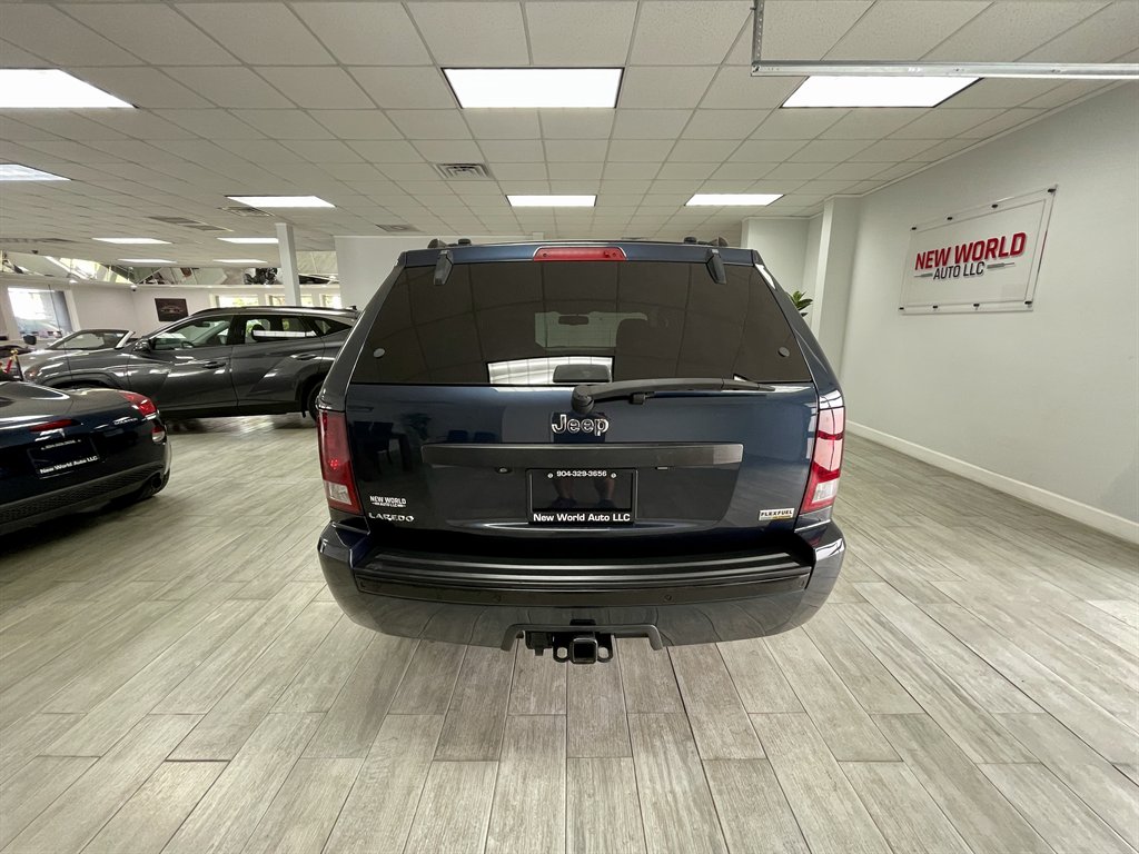 2009 Jeep Grand Cherokee Laredo photo