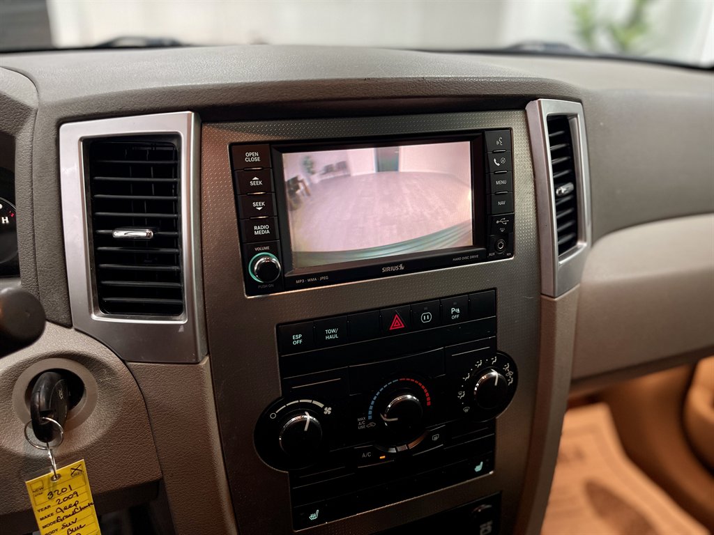 2009 Jeep Grand Cherokee Laredo photo