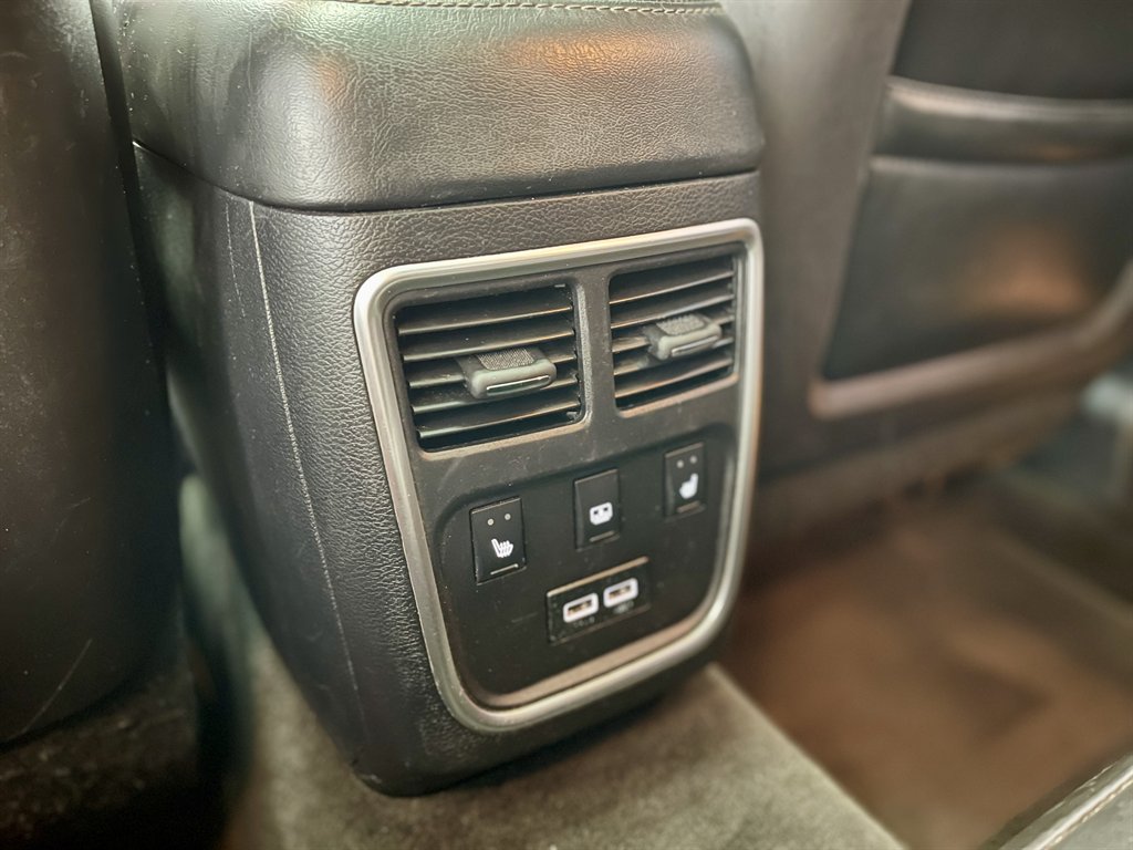 2016 Chrysler 300 C photo
