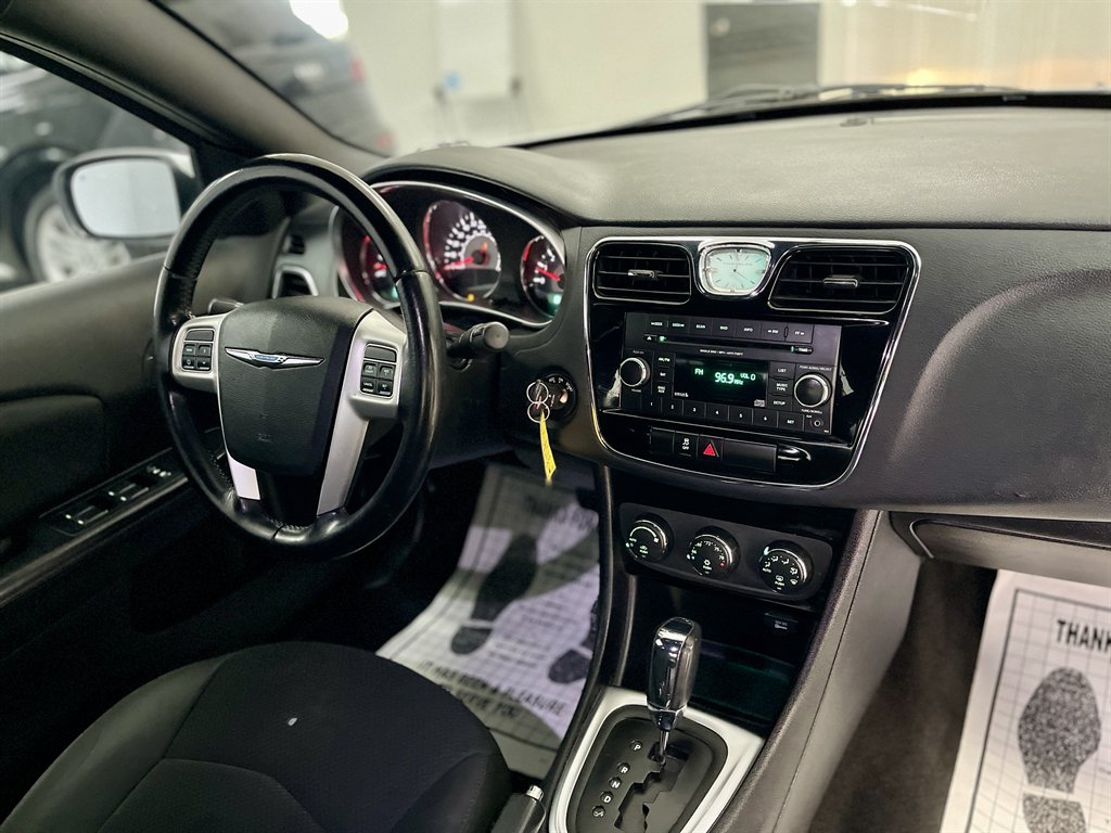 2012 Chrysler 200 - $5,998