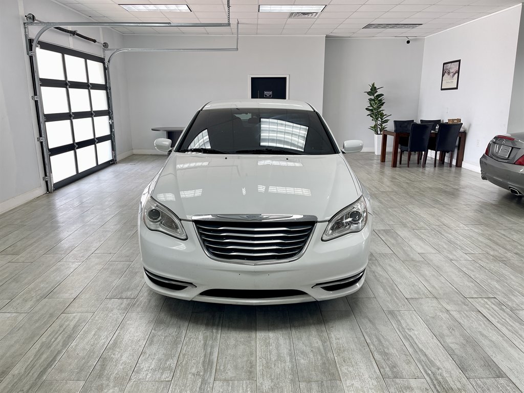 2012 Chrysler 200 - $5,998