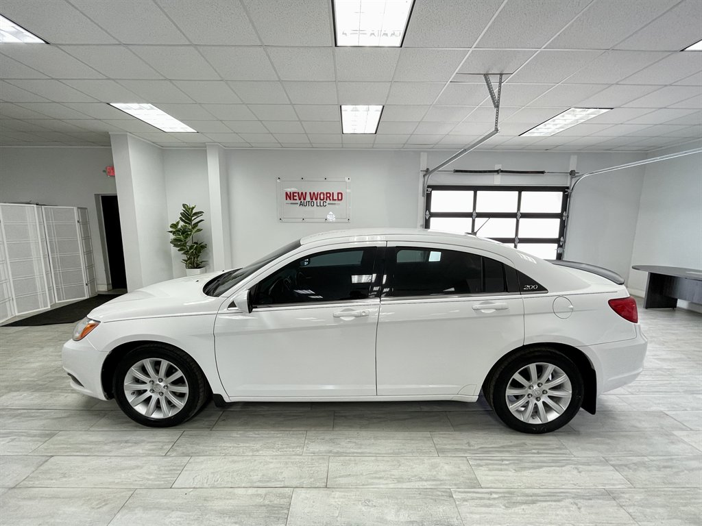 2012 Chrysler 200 - $5,998