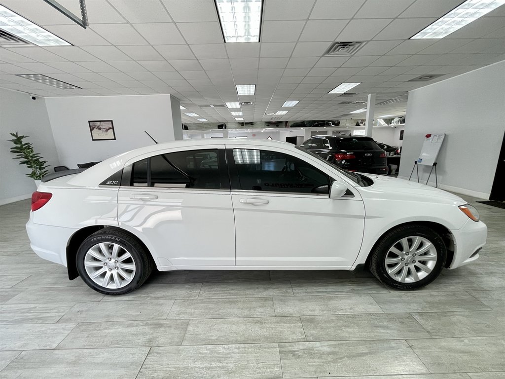 2012 Chrysler 200 - $5,998