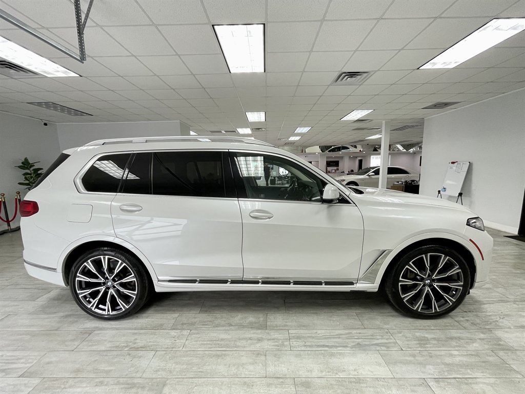 2020 BMW X7 - $29,998