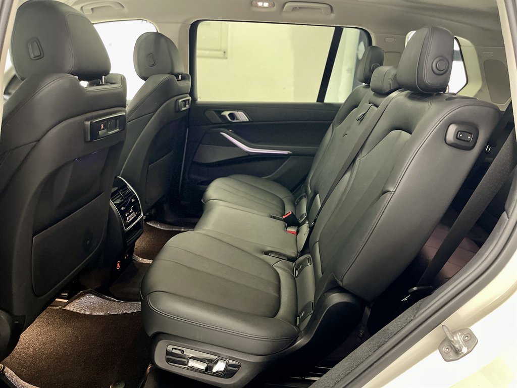 2020 BMW X7 - $29,998