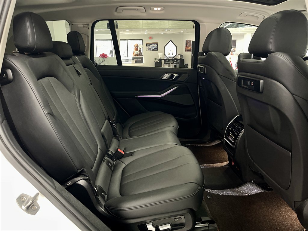 2020 BMW X7 - $29,998