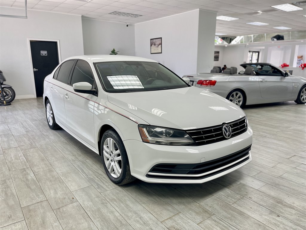 2018 Volkswagen Jetta - $9,998
