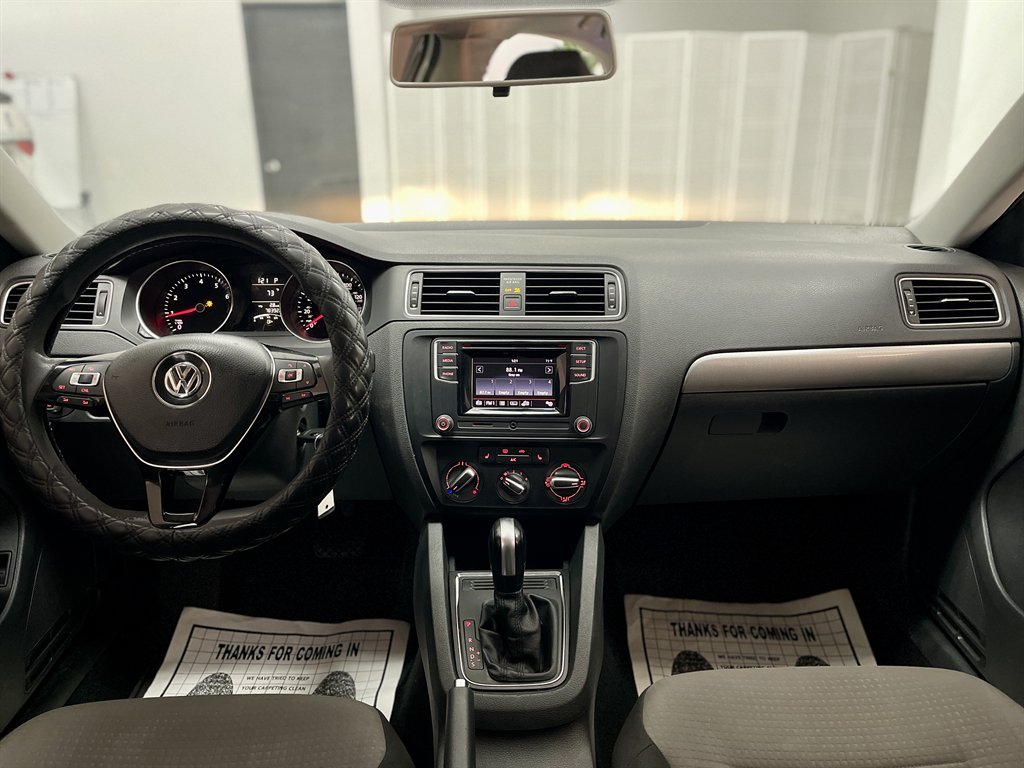 2018 Volkswagen Jetta - $9,998