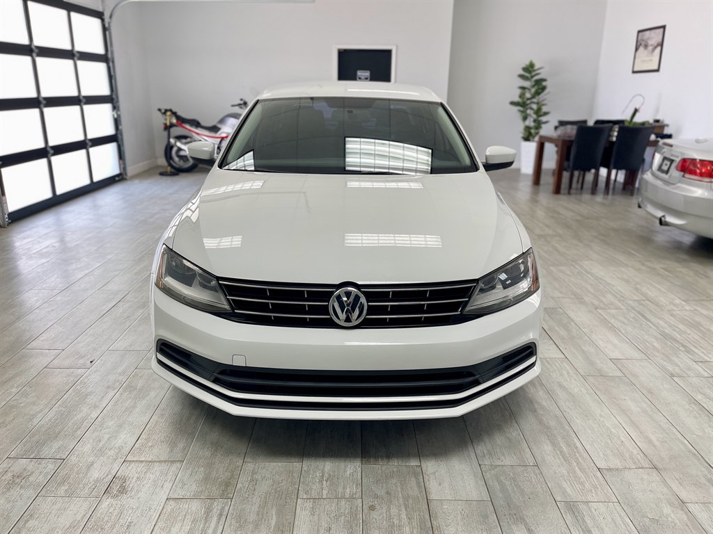 2018 Volkswagen Jetta - $9,998