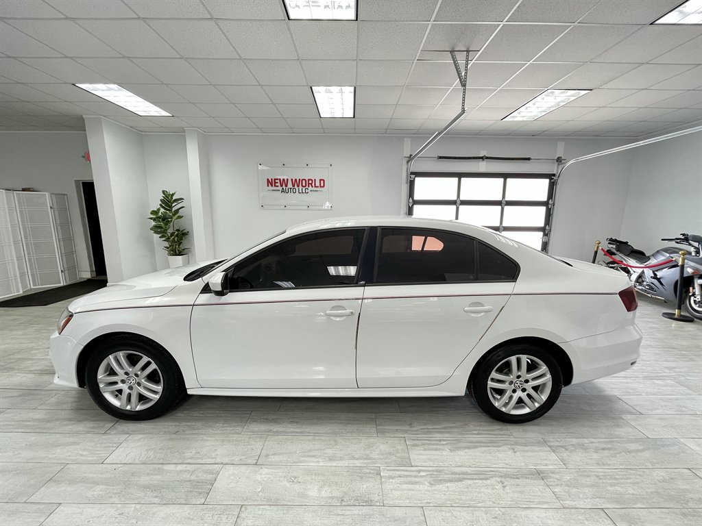 2018 Volkswagen Jetta - $9,998