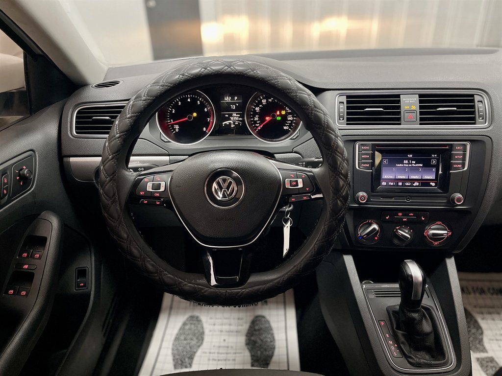 2018 Volkswagen Jetta - $9,998