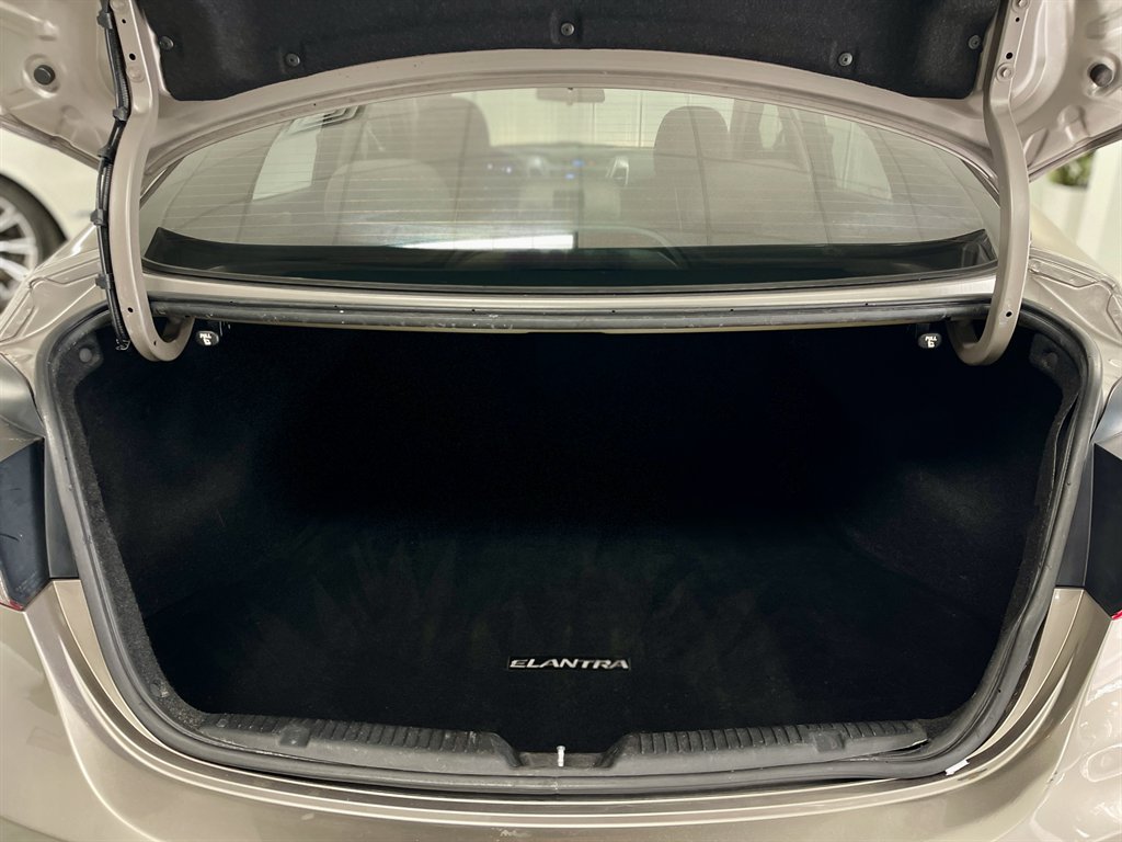 2016 Hyundai Elantra - $6,998