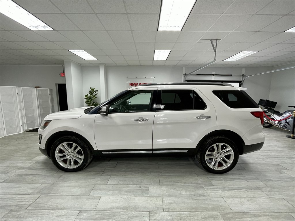 2016 Ford Explorer - $11,998