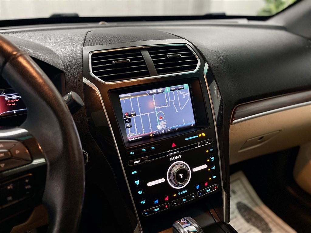 2016 Ford Explorer - $11,998