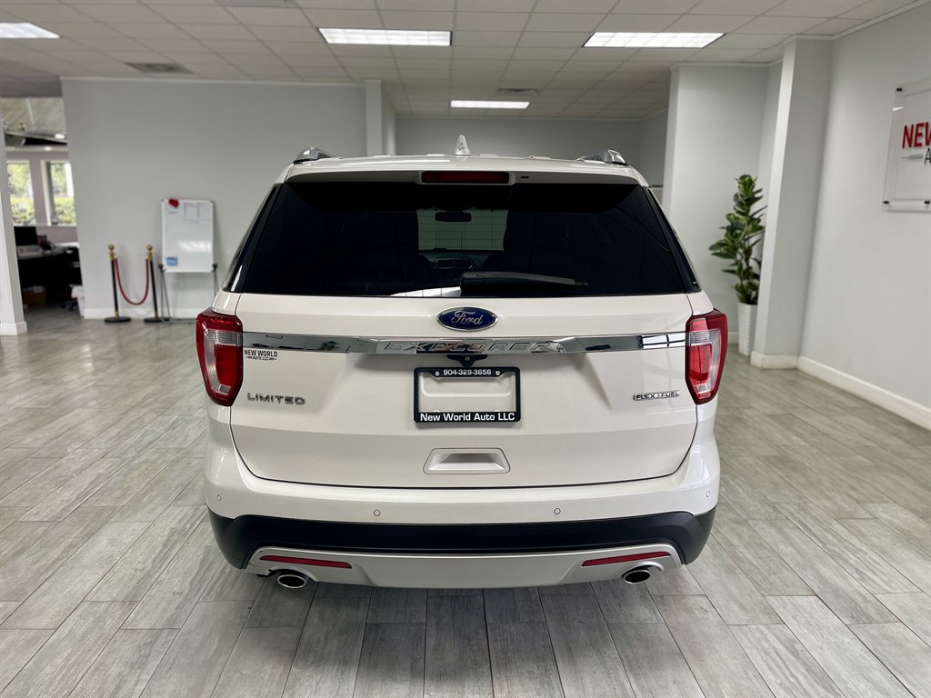 2016 Ford Explorer - $11,998