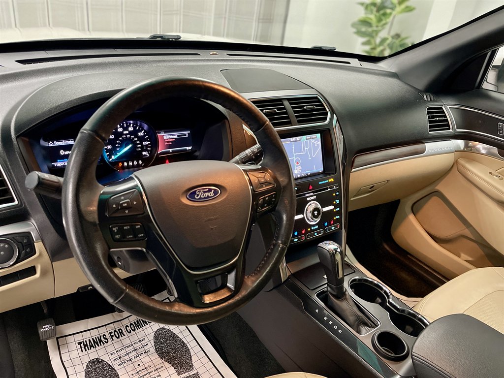 2016 Ford Explorer - $11,998