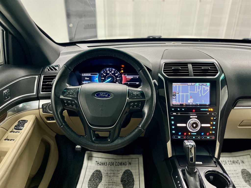 2016 Ford Explorer - $11,998