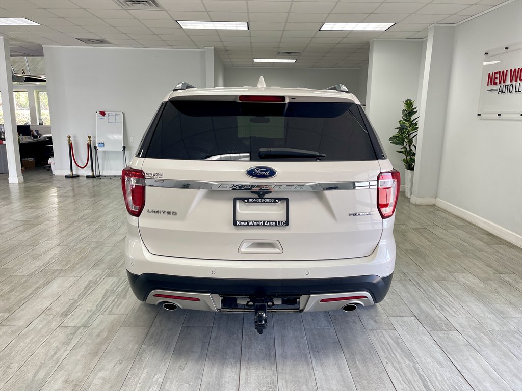 2016 Ford Explorer - $9,998