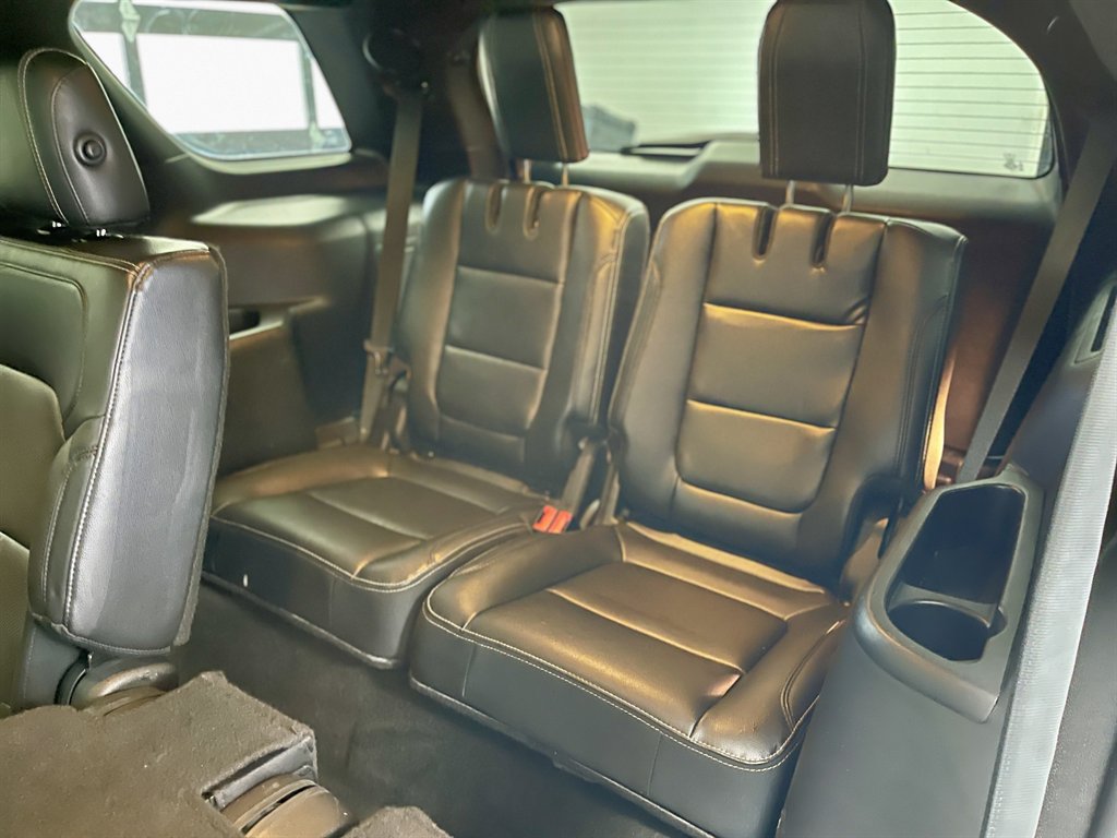 2016 Ford Explorer - $9,998