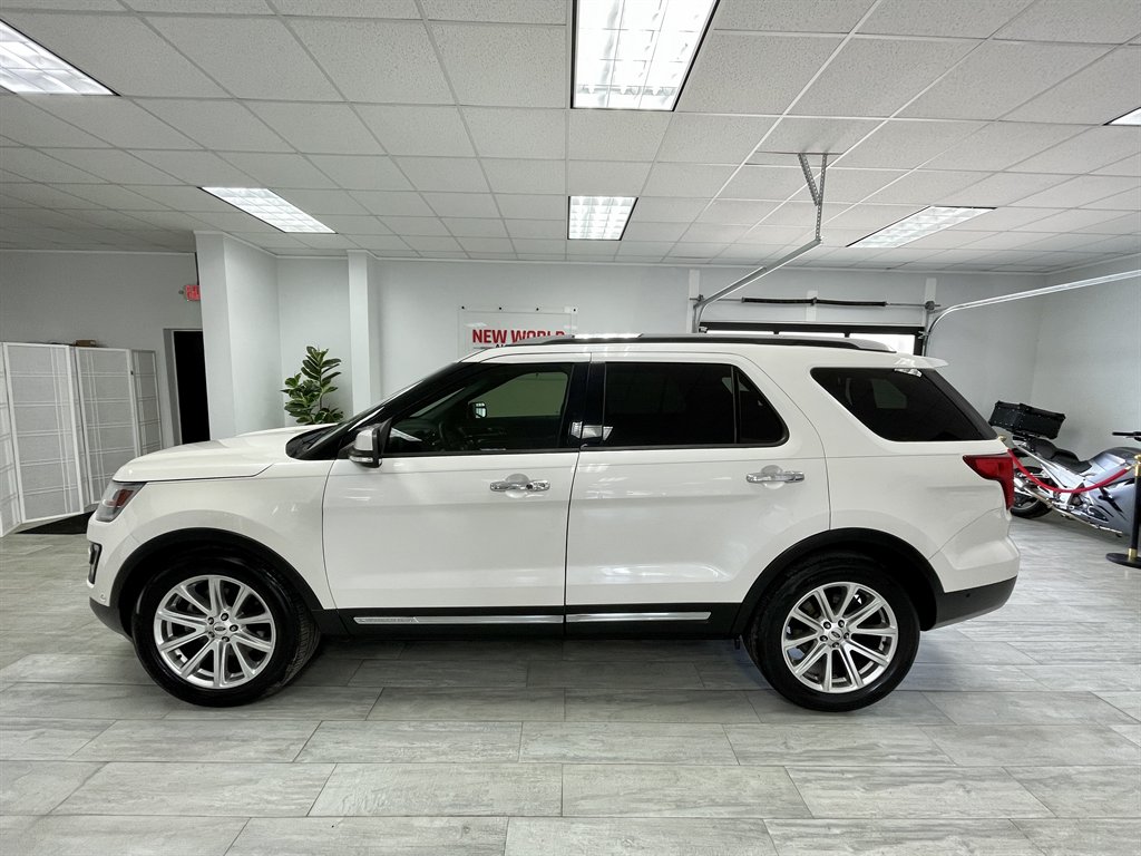 2016 Ford Explorer - $9,998