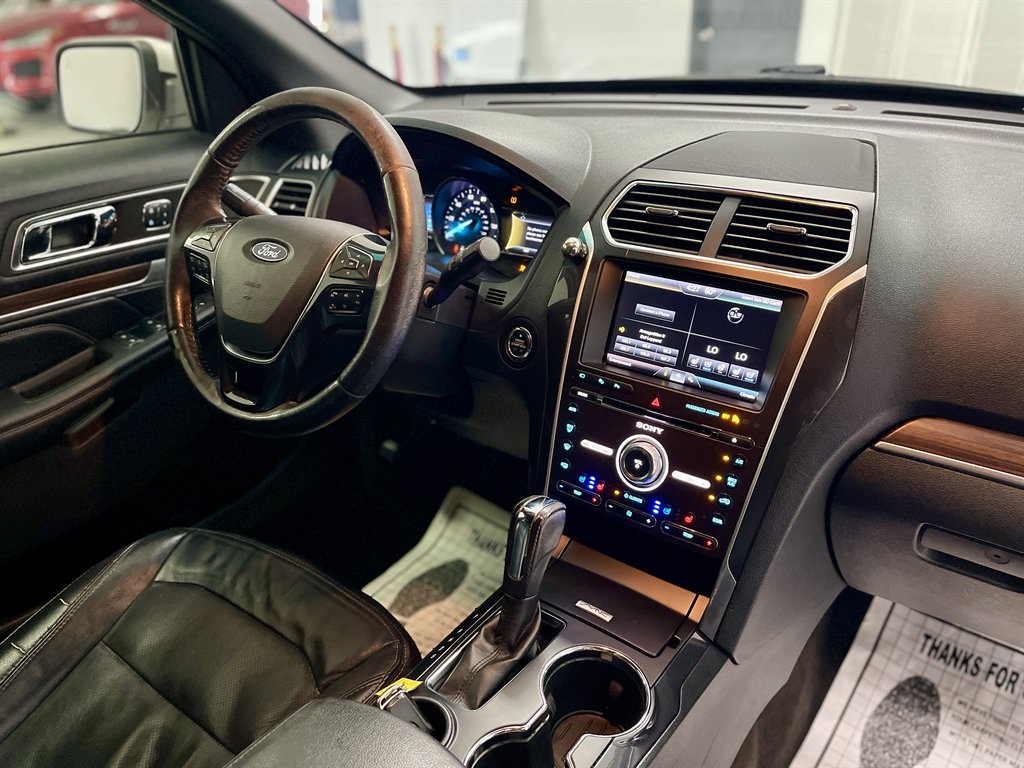 2016 Ford Explorer - $9,998